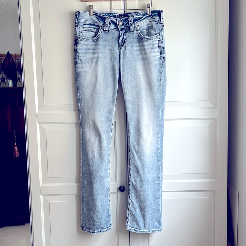 Silver Jeans. Suki midrise baby boot. Super stretch. Size 28 waist 33 length